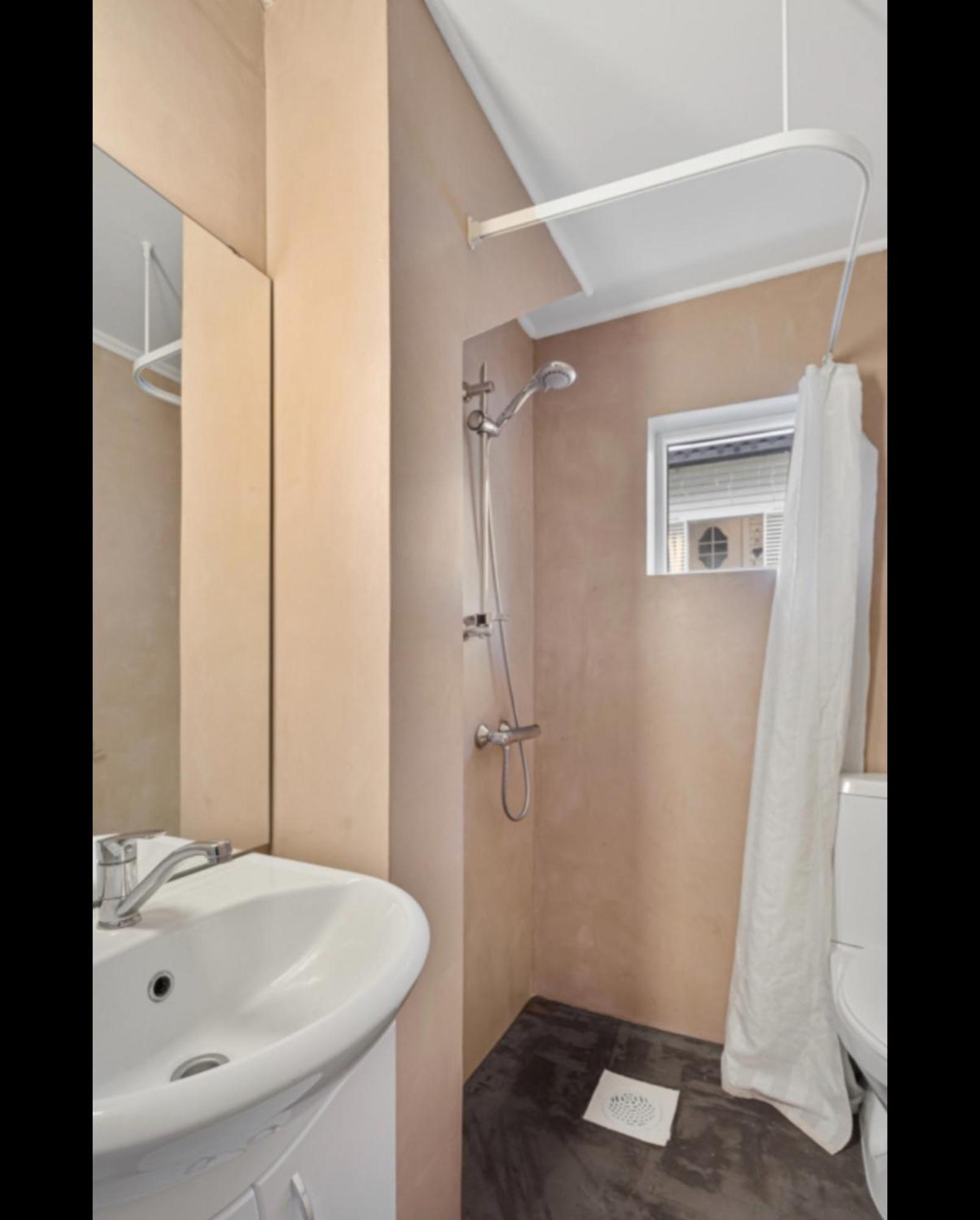 Centrally Located Apartment With 2 Bedrooms And Free Parking Tromso Ngoại thất bức ảnh